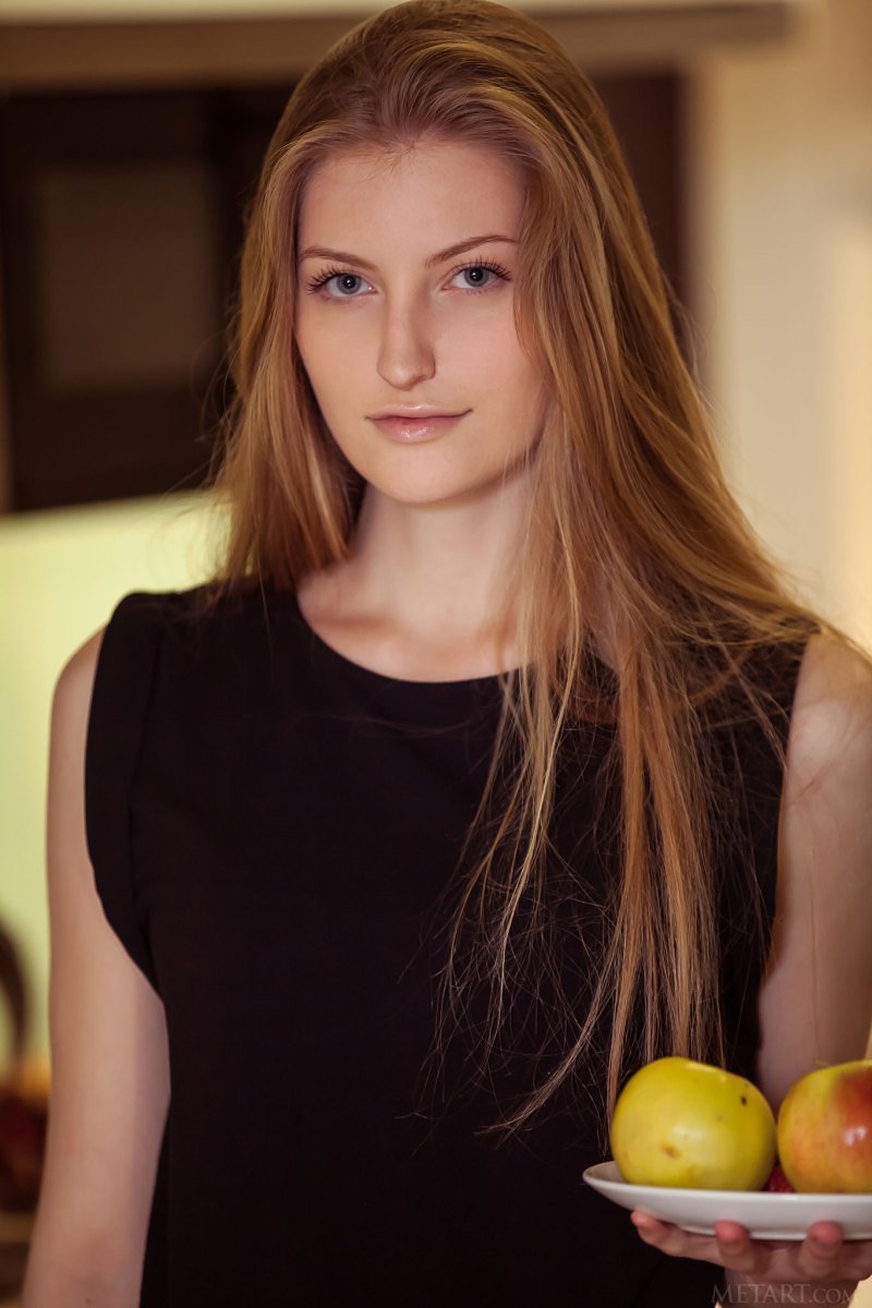 Эвелина, 19 лет, 0 размер груди